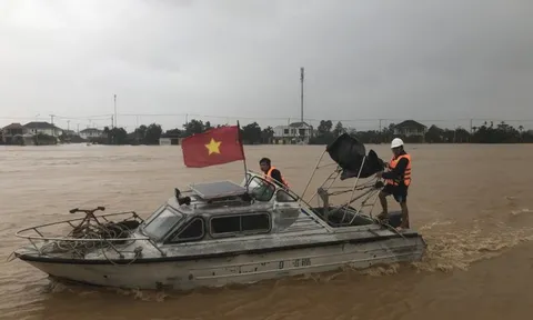 Miền Trung đối diện đợt lũ lịch sử thứ hai trong tháng, áp thấp nhiệt đới mới lại sắp hình thành